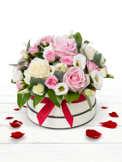 Shades of Love Hatbox - A stunning Hat Box, overflowing with a stunning combination of Blush Pink and Cream. We do guarantee that your specific arrangement will be fresh, and beautiful and that your recipient will love it! 

Please note: for seasonal and other supply reasons, we may occasionally substitute some of the blooms shown in the image. We will always try to be true to the bouquet's colour coordination, style, and shape and guarantee to give you the full value paid. If you have any queries, please email or call us and we would be delighted to confirm availability and explain alternatives. See the 'Contact Us' section.