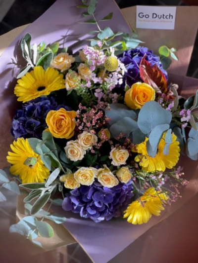 Good Evening Bouquet - This exclusive Good Morning Bouquet combines with a beautiful set of flowers. The freshness and quality show what our fresh flowers are known for.

The image shows a Large Size

Please note: we may occasionally substitute some of the blooms shown in the image for seasonal and other supply reasons. We will always try to be true to the bouquet's colour coordination, style, and shape and guarantee to give you the full value paid. If you have any queries, please email or call us and we would be delighted to confirm availability and explain alternatives. See the 'Contact Us' section.
